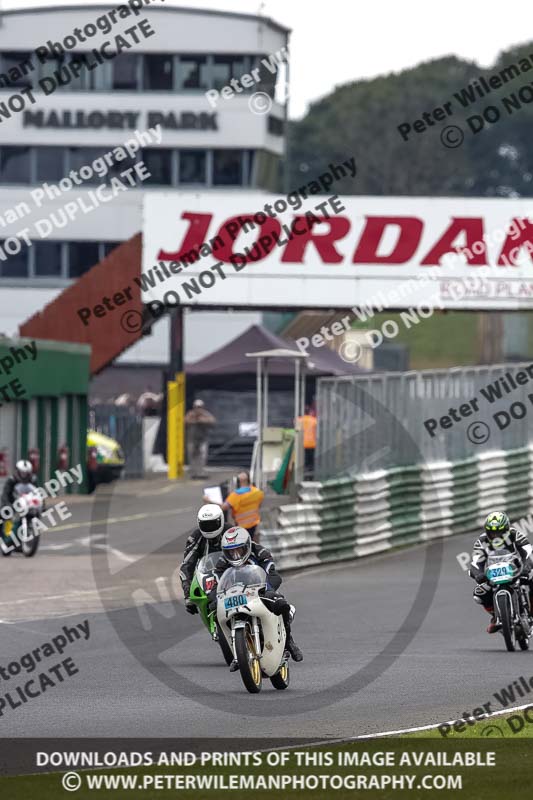 Vintage motorcycle club;eventdigitalimages;mallory park;mallory park trackday photographs;no limits trackdays;peter wileman photography;trackday digital images;trackday photos;vmcc festival 1000 bikes photographs